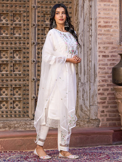 Classy white kurta payjama with flower embroidery