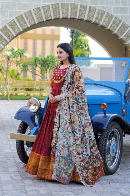 Tebby Silk Jacquard Weaving Gown with Dupatta