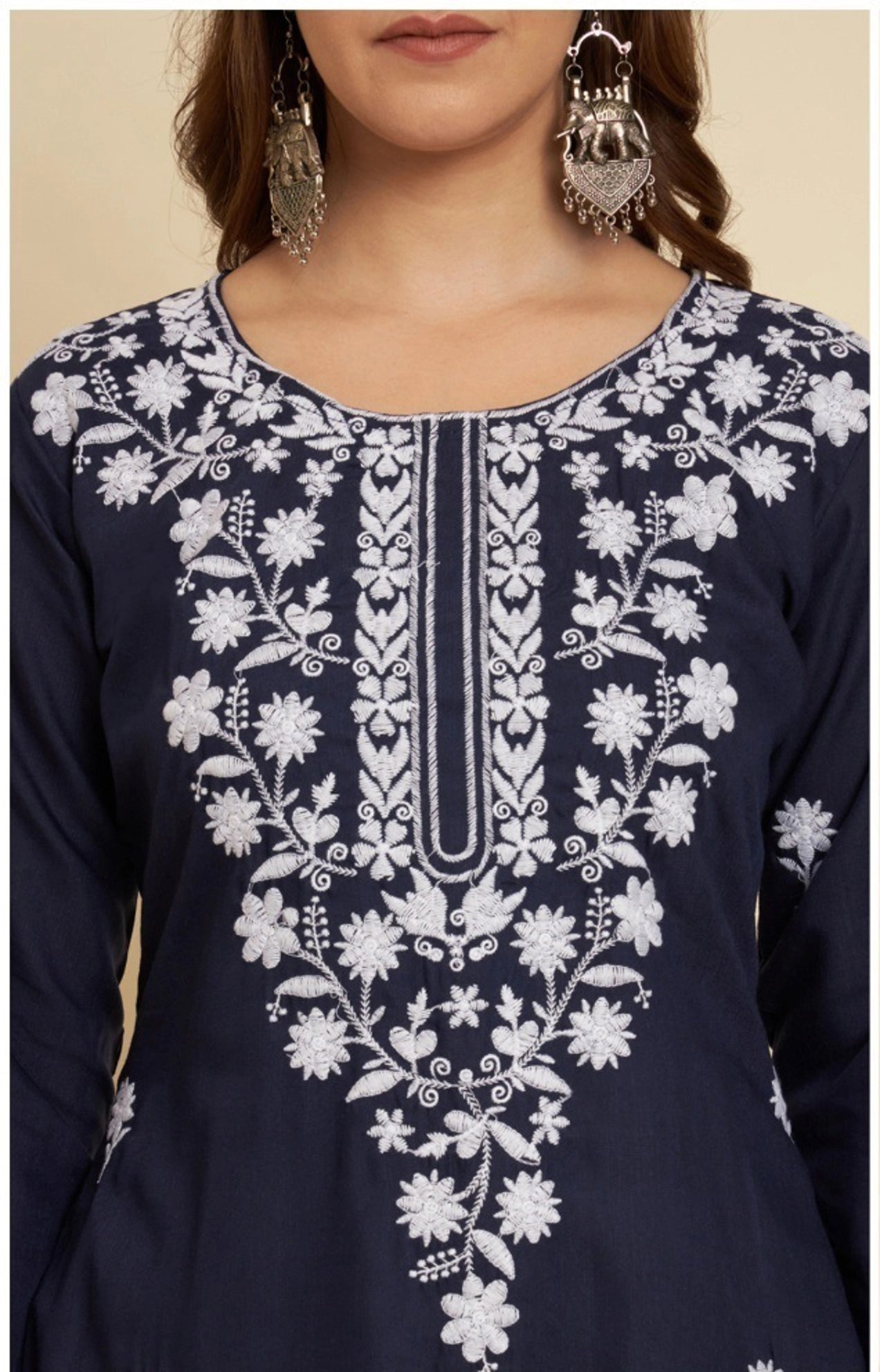 Women Embroidered Straight Soft Cotton Kurta