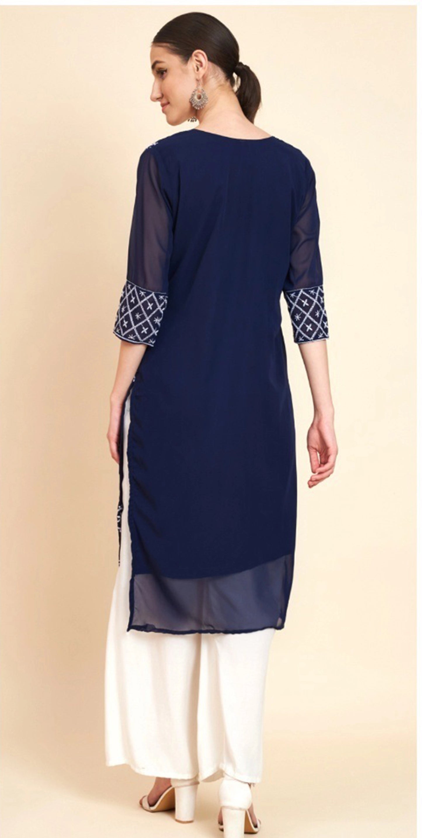 Women Georgette Embroidered Straight Kurta