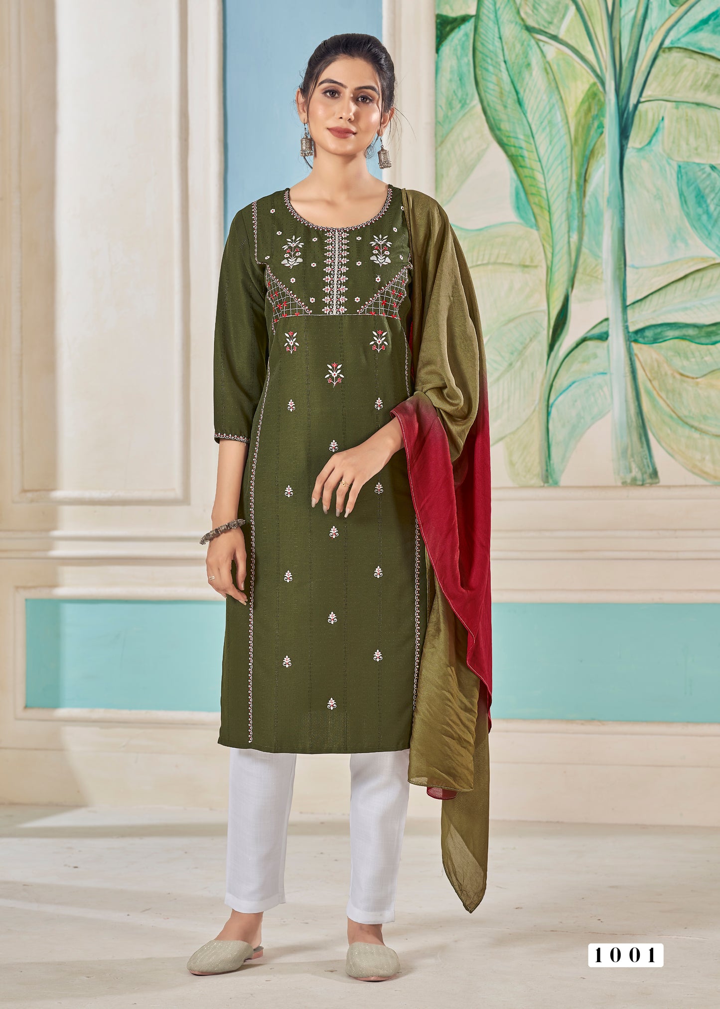 Pure Viscose Weaving Strip Embroidered Suit