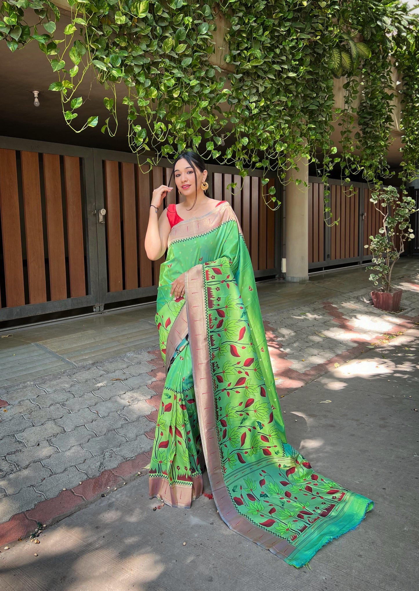 Silk Weaving Party Wear Saree