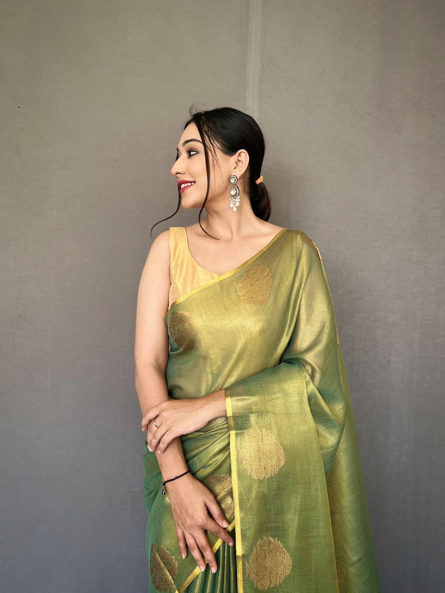 Dazzling Silk Sarees for the Ocassions