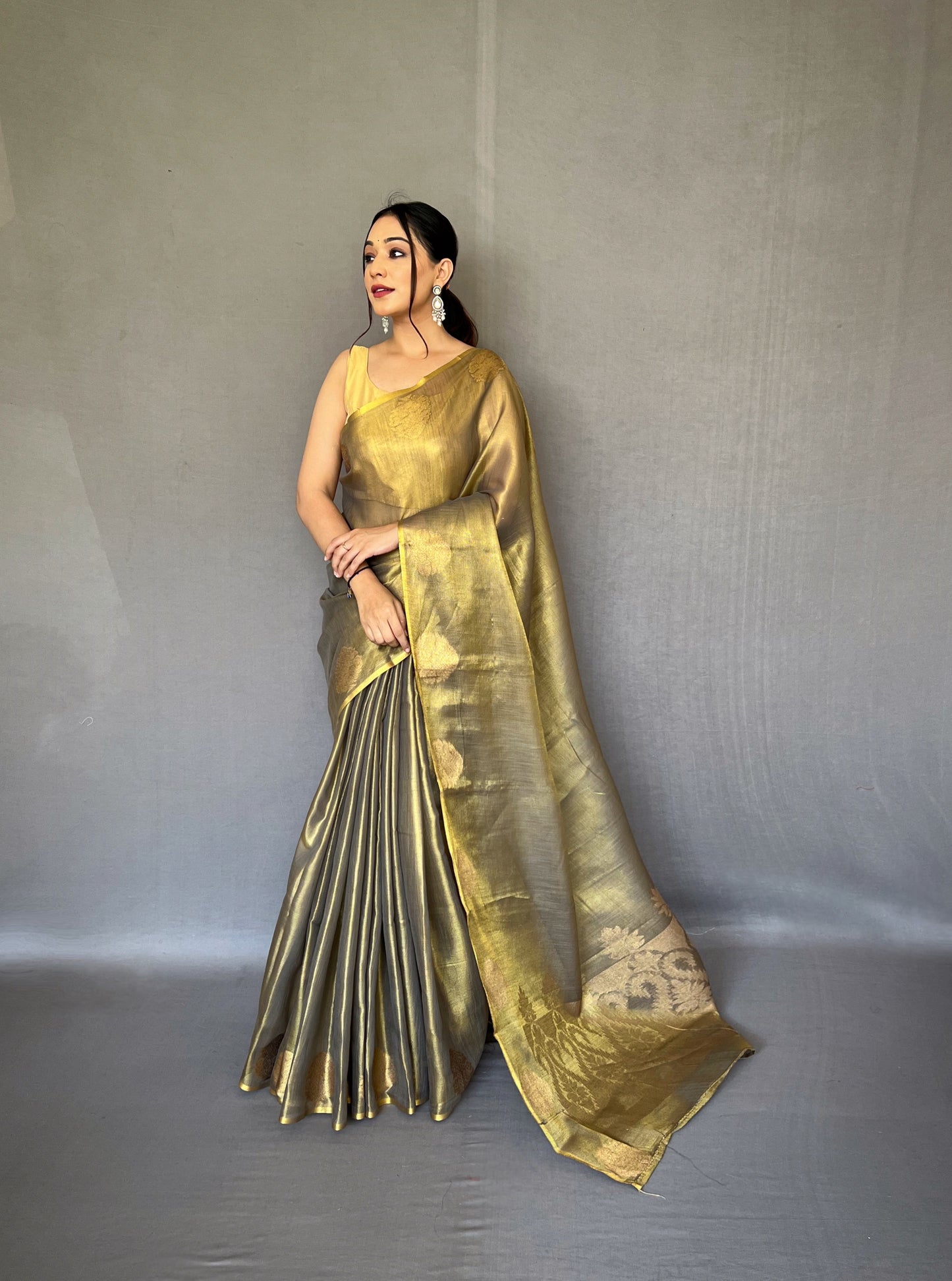 Dazzling Silk Sarees for the Ocassions