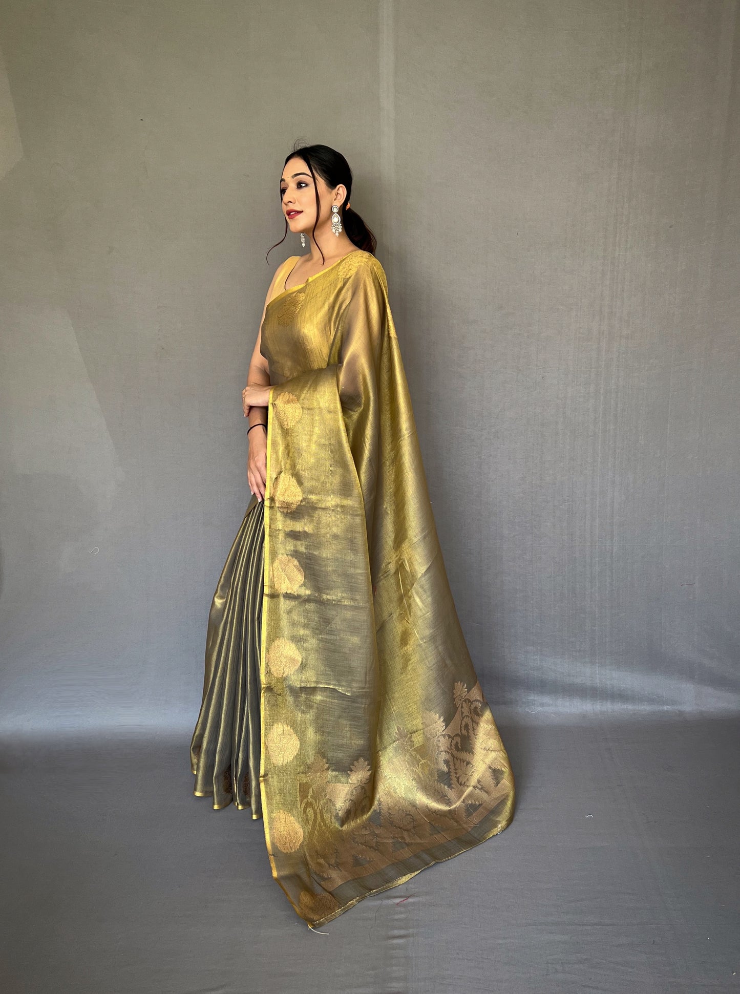 Dazzling Silk Sarees for the Ocassions