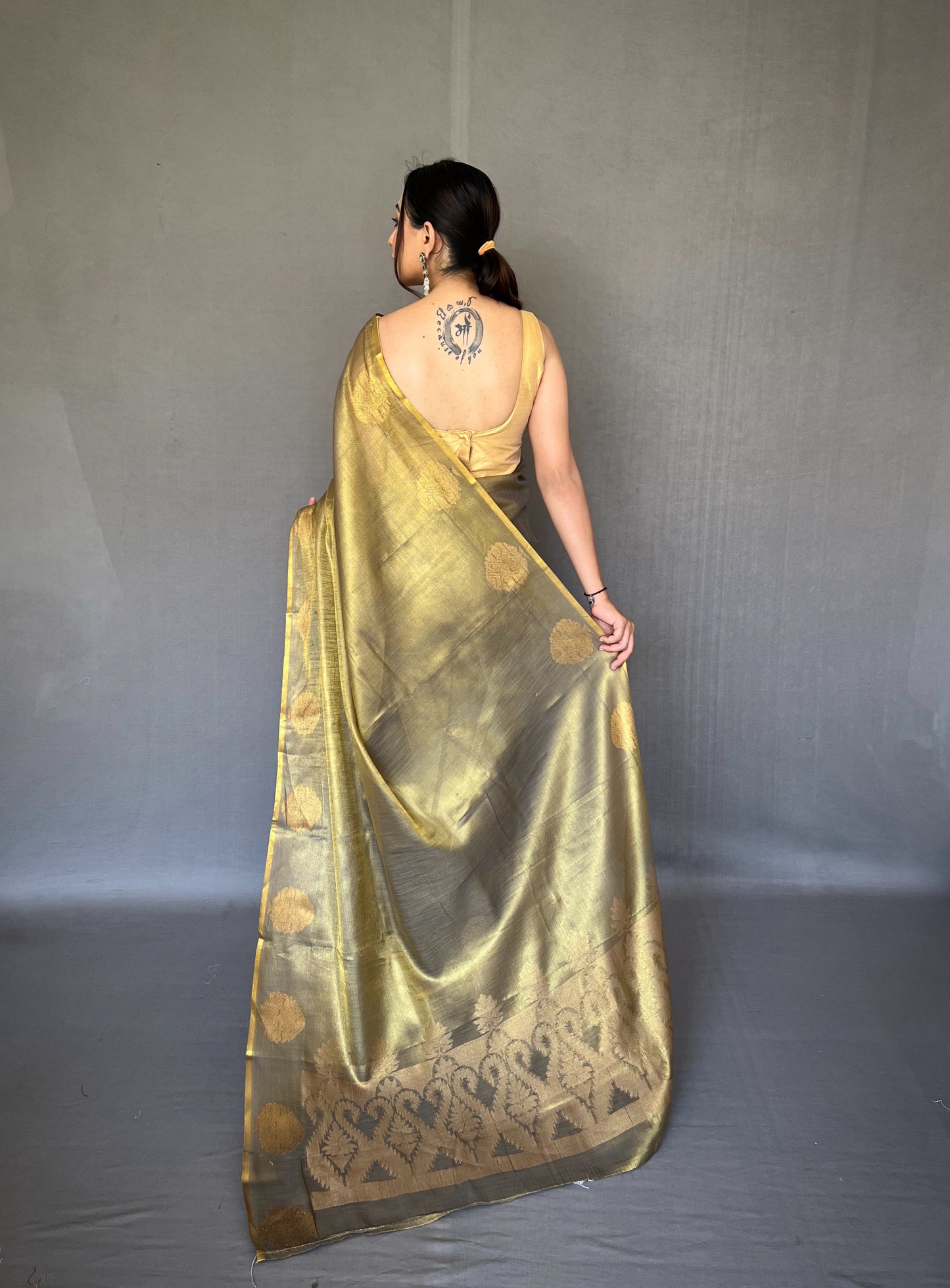 Dazzling Silk Sarees for the Ocassions