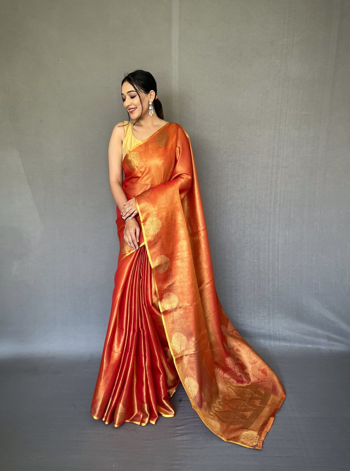 Dazzling Silk Sarees for the Ocassions