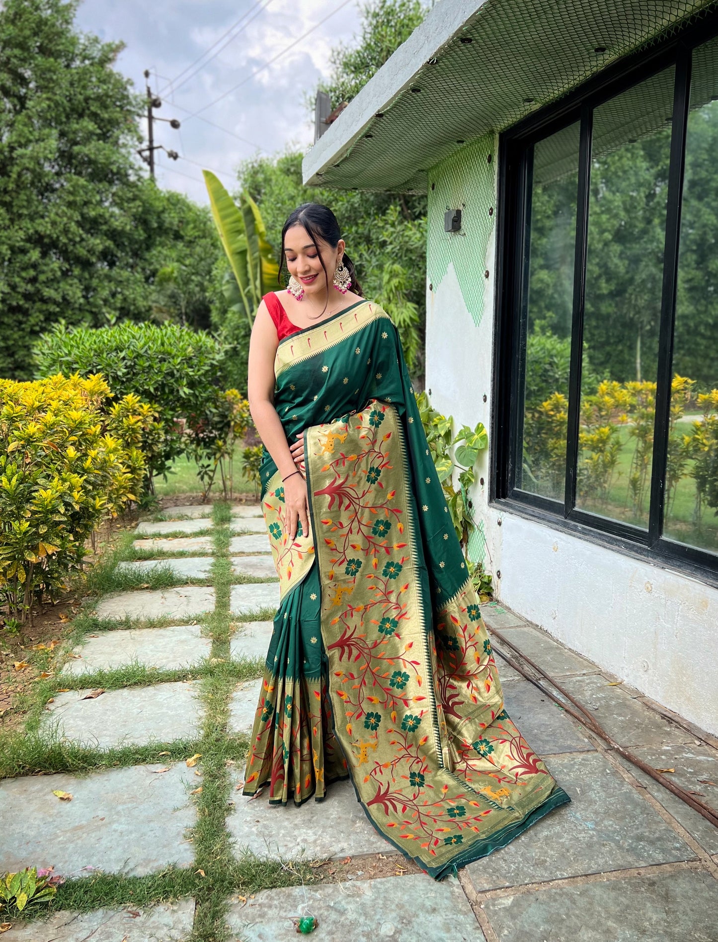 Silk Saree Selection For Party Goddess