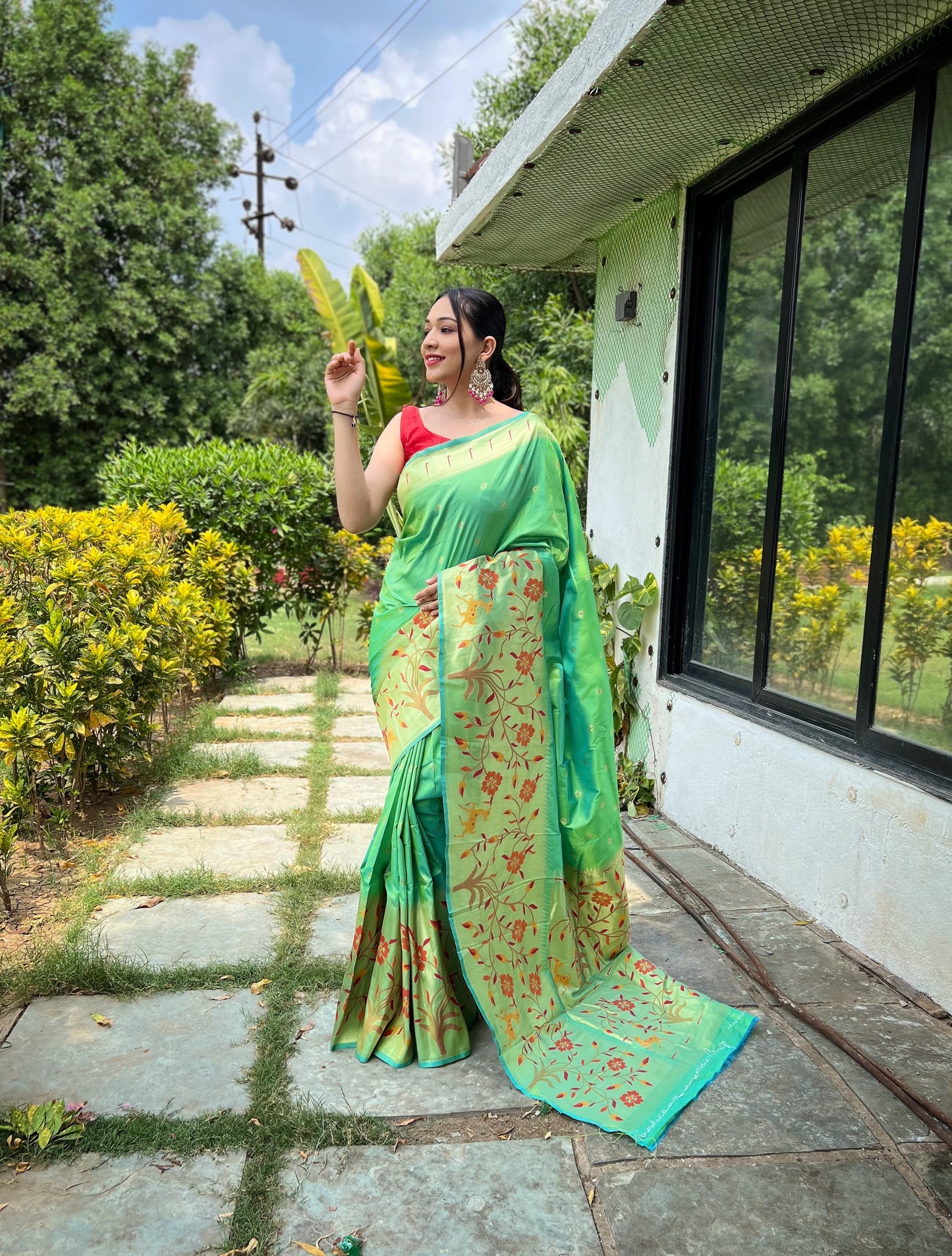 Silk Saree Selection For Party Goddess