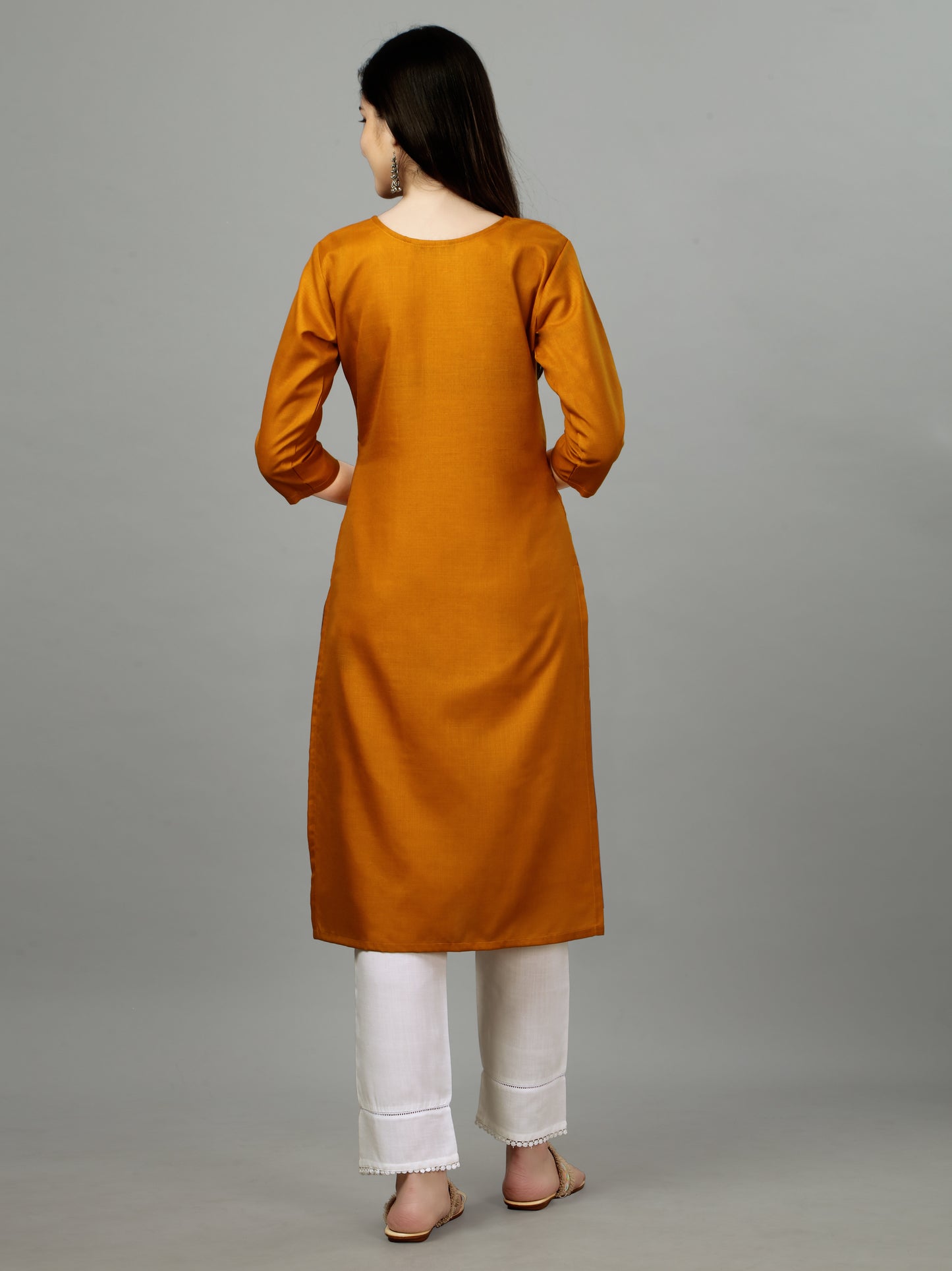 Embroidered Cotton Blend Straight Kurti