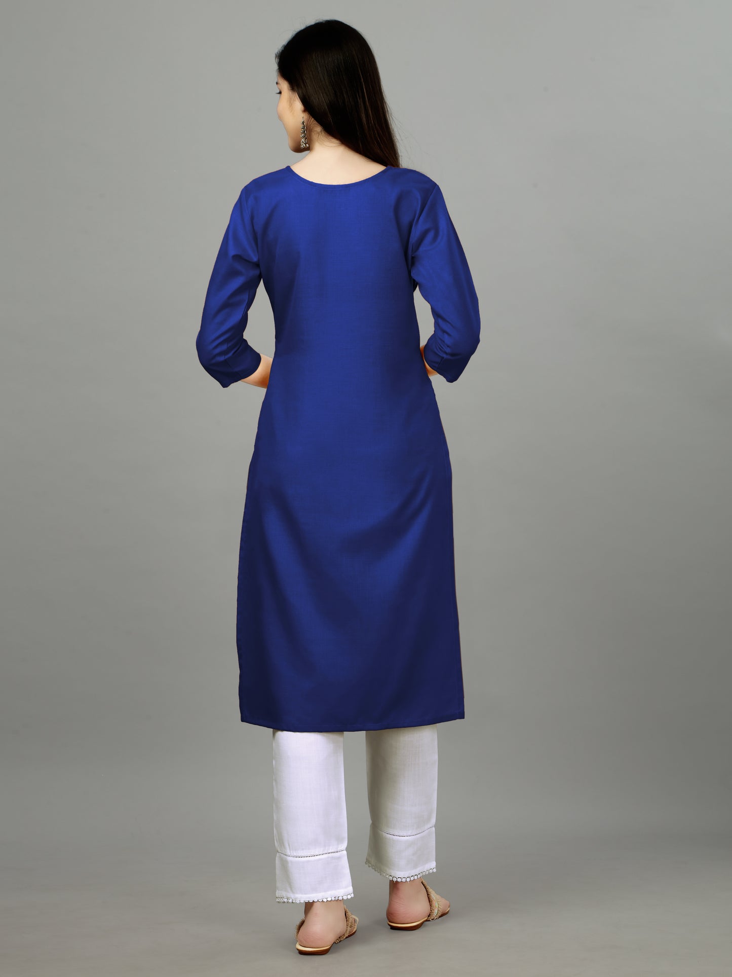 Embroidered Cotton Blend Straight Kurti