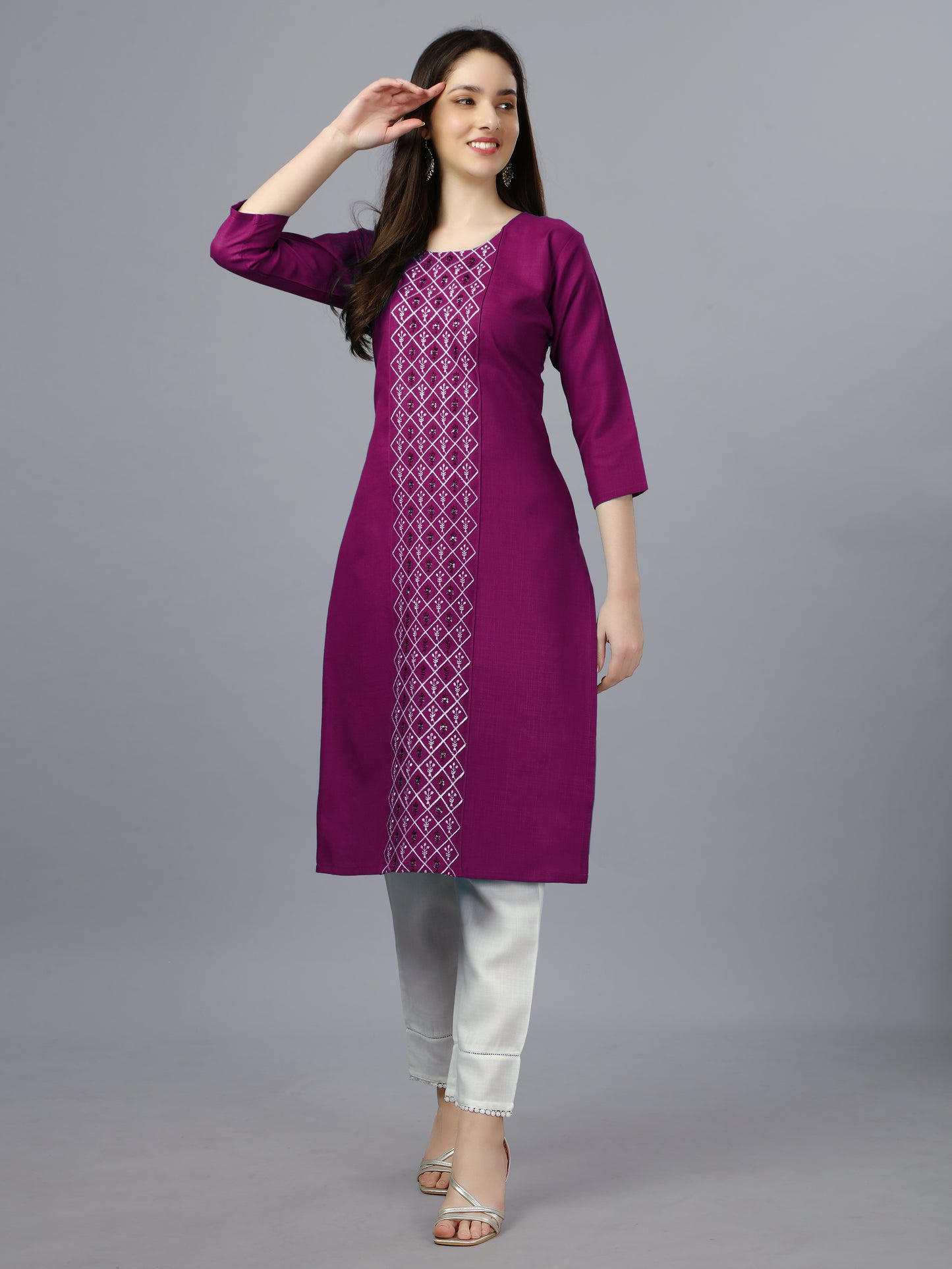 Women Embroidered Cotton Blend Straight Kurti 