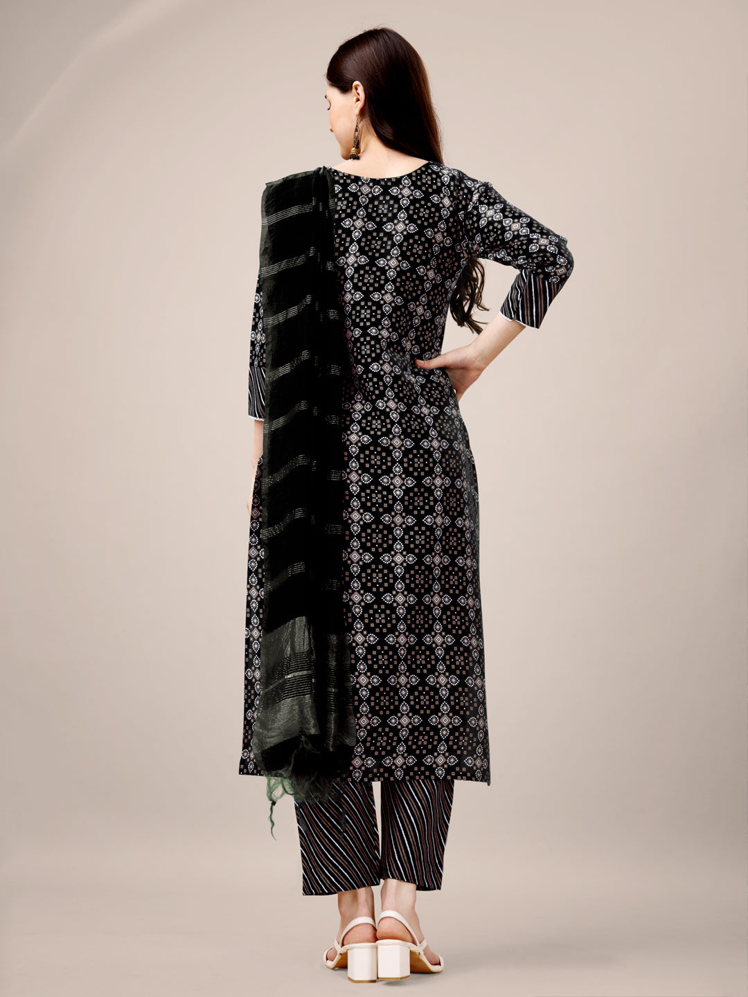 Women Embroidered Straight Kurta Suit Set